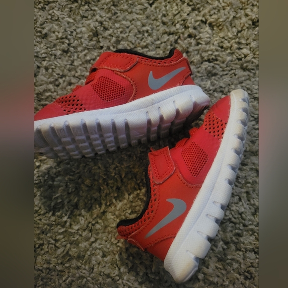 Nike Shoes - Picture 2 of 2